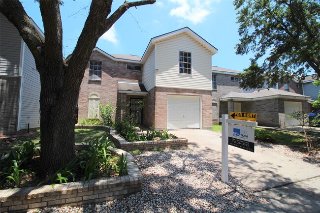 2117 Whittier Dr