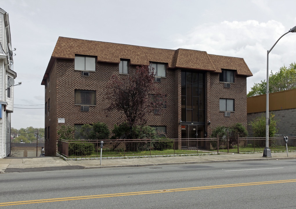 360 Washington Avenue in Belleville, NJ - Building Photo