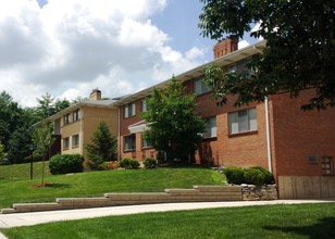 The Envoy Apartments in University City, MO - Building Photo - Building Photo