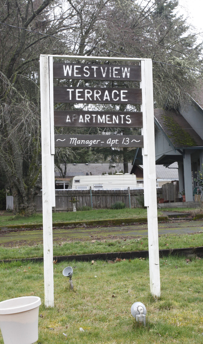 Westview Terrace in Portland, OR - Building Photo - Building Photo