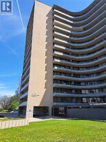 111 Riverside Dr E in Windsor, ON - Building Photo