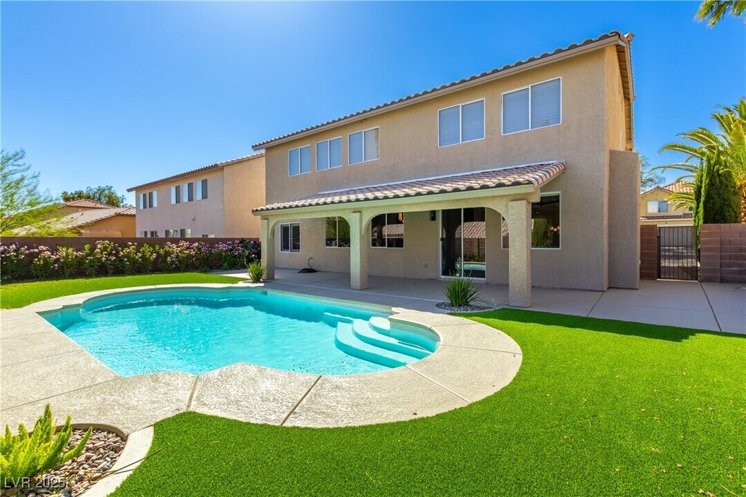 2554 New Morning Ave in Henderson, NV - Building Photo