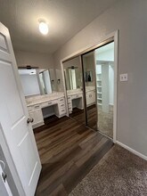 9255 W Sam Houston Pkwy S in Houston, TX - Foto de edificio - Building Photo