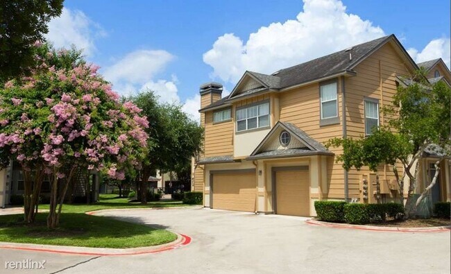 23200 Forest N Dr photo'