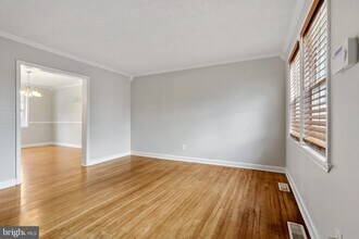 724 Edmondson Ave in Catonsville, MD - Building Photo - Building Photo
