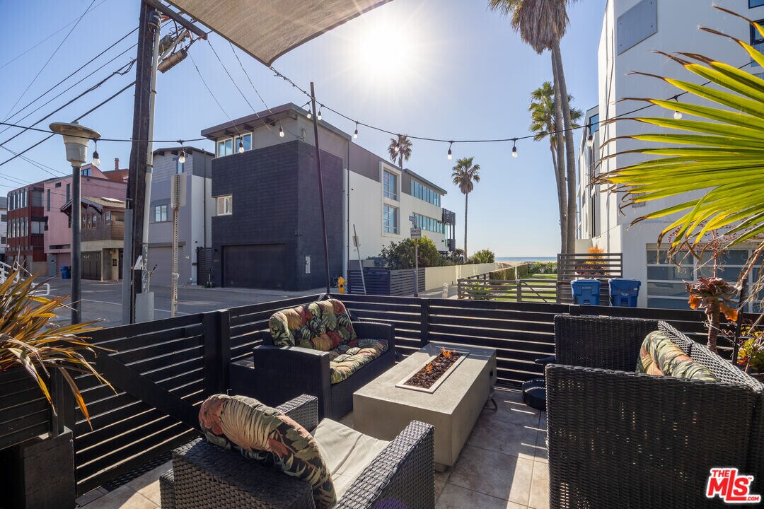11 24th Ave-Unit -2 in Los Angeles, CA - Building Photo