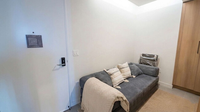 121 NE 5th St, Unit SI FL18-ID1501136P in Miami, FL - Foto de edificio - Building Photo