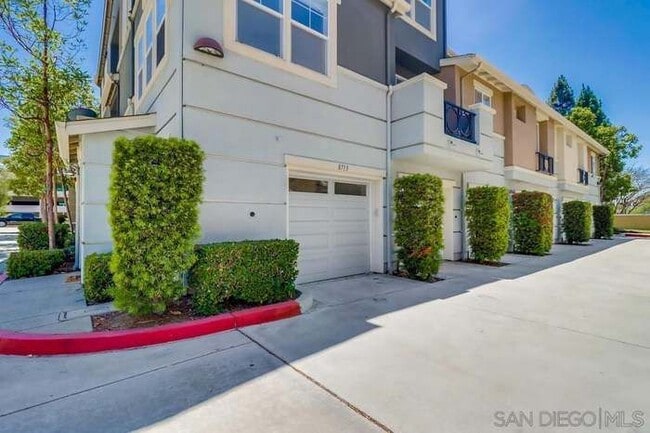8713 Plaza Sq in San Diego, CA - Building Photo - Building Photo