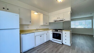 992 Fair Oaks Ave in Arroyo Grande, CA - Building Photo - Building Photo