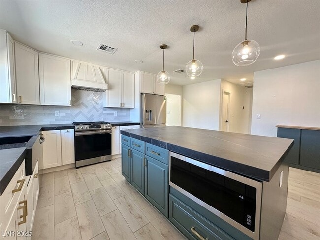 224 Autumn Ct in Henderson, NV - Building Photo - Building Photo