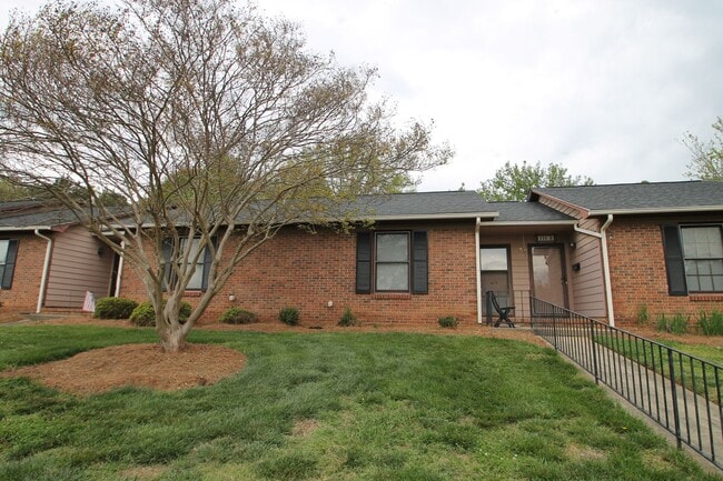 property at 131 Glenwood Dr