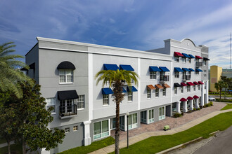 Oldsmar Galleria in Oldsmar, FL - Foto de edificio - Building Photo