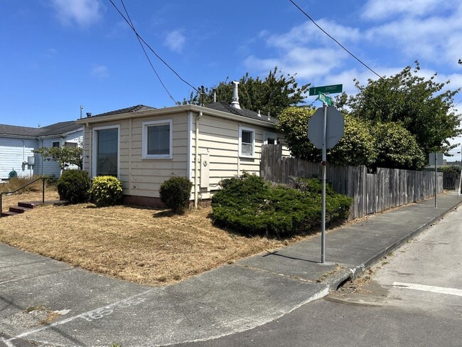 2937 I St in Eureka, CA - Building Photo - Building Photo