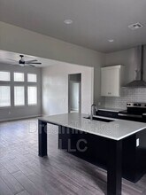 993 Flowers Dr in Washington, OK - Building Photo - Building Photo