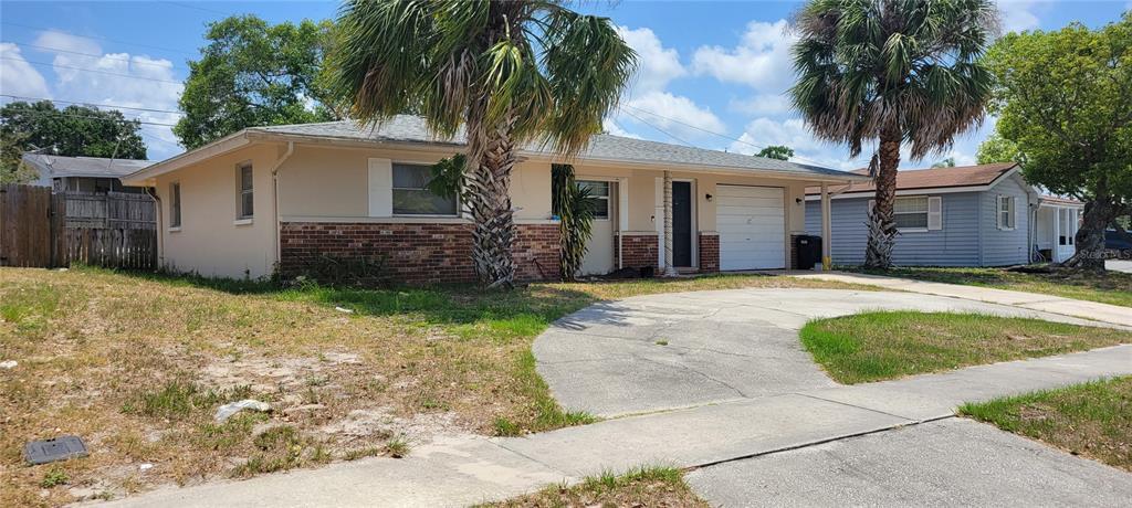 1620 Doubloon Dr in Holiday, FL - Building Photo