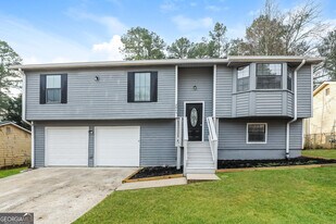 2845 Woodhollow Ln in Jonesboro, GA - Building Photo