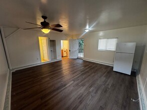 3211 Francis St in Honolulu, HI - Building Photo - Building Photo