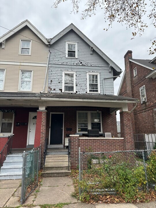 318 Ardmore Ave in Trenton, NJ - Building Photo