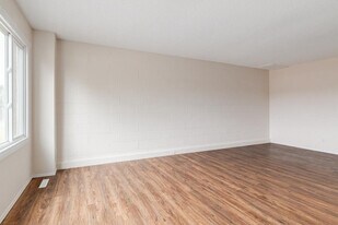 Parkland Townhomes in Medicine Hat, AB - Building Photo