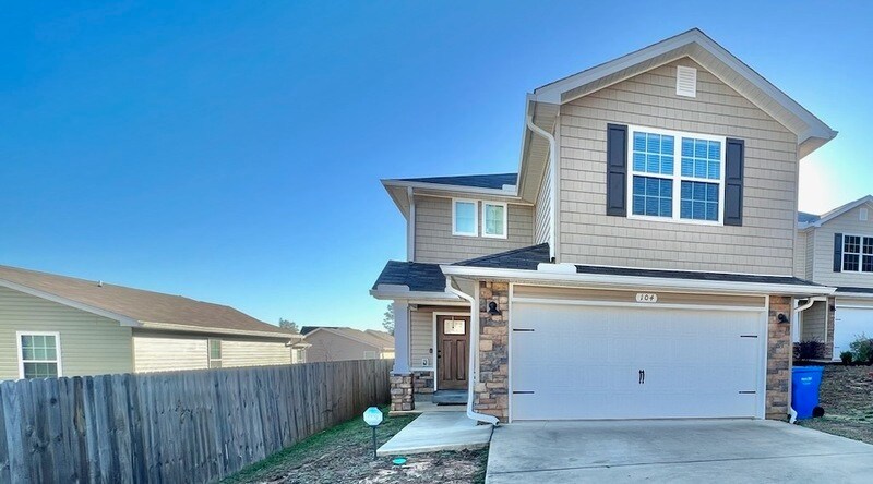 104 Bolte Ct in Crestview, FL - Building Photo