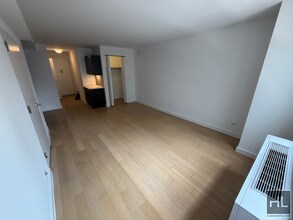 East 39th Street in New York, NY - Building Photo - Building Photo
