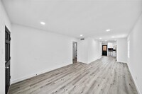 1106 W Tri Oaks Ln photo'