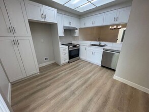 2187 Olivewood Dr in Thousand Oaks, CA - Building Photo - Building Photo