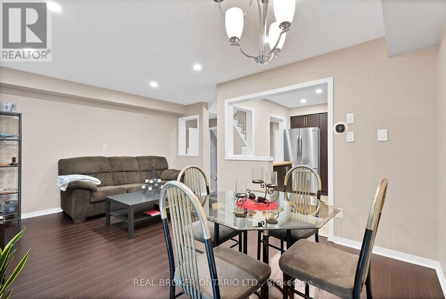 7360-7360 Zinnia Pl in Mississauga, ON - Building Photo - Building Photo