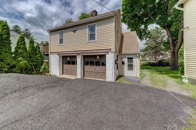 40 Mortimer St in Torrington, CT - Building Photo - Building Photo