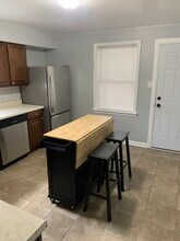 7918 S Wood St, Unit 2 in Chicago, IL - Foto de edificio - Building Photo