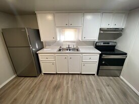 1915 26th St in Lubbock, TX - Building Photo