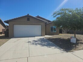 3685 S Laura Way in Yuma, AZ - Building Photo