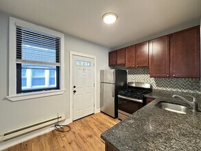 4410 N Wolcott Ave, Unit J00W in Chicago, IL - Building Photo - Building Photo