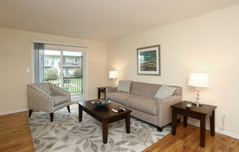 Milford Beach Apartments in Milford, CT - Building Photo - Interior Photo