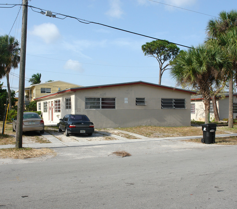 2760-2772 SW 1st St in Fort Lauderdale, FL - Building Photo