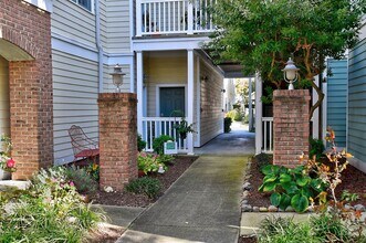 8264 N View Blvd in Norfolk, VA - Building Photo - Building Photo