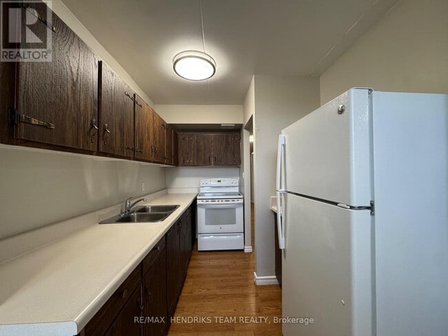 80 Rockwood Ave in St Catharines, ON - Building Photo - Building Photo