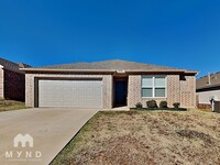 10529 NW 19th St in Oklahoma City, OK - Foto de edificio - Building Photo