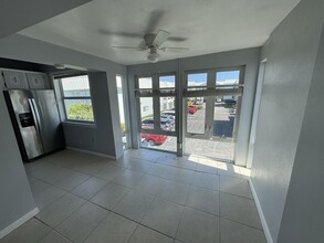 19 Colonial Club Dr in Boynton Beach, FL - Foto de edificio - Building Photo