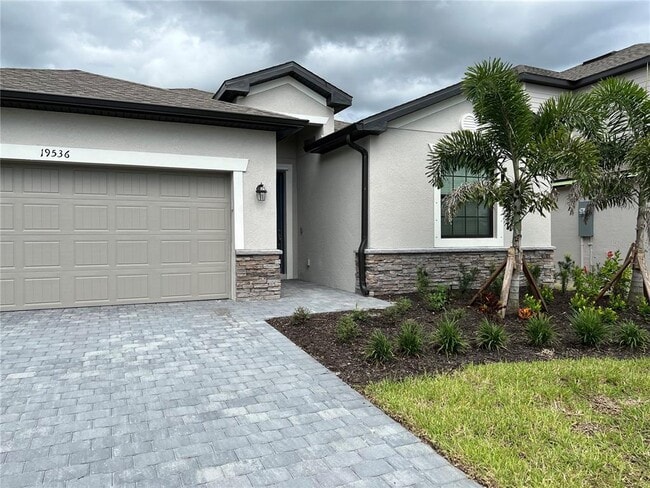 19536 Fishhawk Trl in Venice, FL - Building Photo - Building Photo