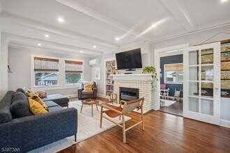 6 Girard Pl in Maplewood, NJ - Building Photo - Building Photo