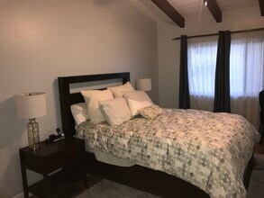 1809 Armour Ln, Unit 1 in Redondo Beach, CA - Foto de edificio - Building Photo