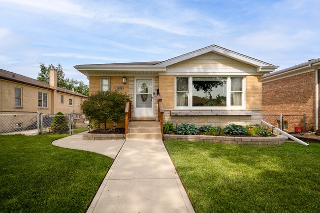 property at 1906 N 75th Ct