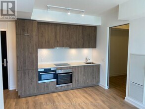 158 Front St E in Toronto, ON - Building Photo - Building Photo