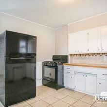 1224 E Jefferson Blvd in Mishawaka, IN - Foto de edificio - Building Photo