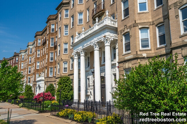111 Park Dr in Boston, MA - Building Photo - Building Photo
