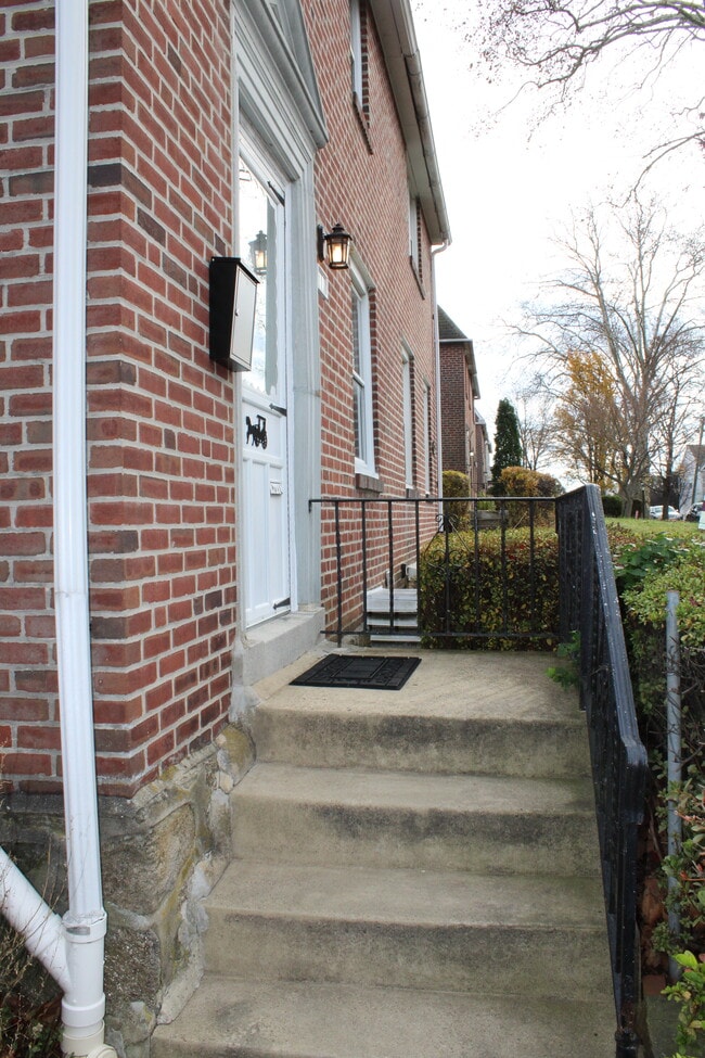 1917 Winton Ave in Havertown, PA - Foto de edificio - Building Photo