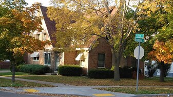 418 5th Ave, Unit 2 in Eau Claire, WI - Building Photo