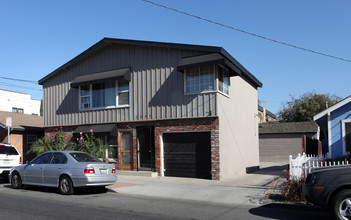 1040 Ximeno Ave in Long Beach, CA - Foto de edificio - Building Photo