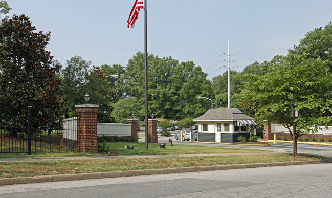 Legacy At Imperial Village in Richmond, VA - Foto de edificio - Building Photo